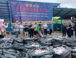 Ribuan Batang Rokok dan Ratusan Liter Minuman Beralkohol Dimusnahkan Dirjend Bea Dan Cukai KPPBC TMP B Palembang