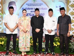 Ketua DPRD Bersama Keluarga Besar DPRD Sumsel Laksanakan Berbuka Puasa