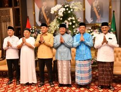 Pimpinan DPRD Sumsel Laksanakan Sholat Idul Adha 1446 Hijriah di Griya Agung